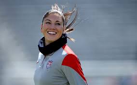 Hope solo becomes first goalkeeper ever to record 100 career shutouts. Hd Wallpaper Hope Solo Soccer Girls Athletes Women Usa Smiling Simple Background Wallpaper Flare