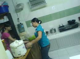 Pembantu rumah baru aku memang muda lagi sekitar umur 24 tahun. Pembantu Rumah Tangga Dan Bagaimana Majikan Memperlakukannya Kompasiana Com
