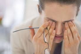 Among the planets the sun and the moon govern the right and the left eye respectively. Eye Blinking Auspicious Or Inauspicious Astrotalk Com