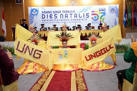 Ada 25 papan ucapan dies natalis dari industri, dispar ntb, ptnp, asosiasi pariwisata, dan relasi lainnya. Dies Natalis Ke 57 Ung Menuju Kampus Unggul Dan Berdaya Saing