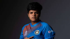 Young opener shafali verma will go into the semifinals of the ongoing women's t20 world cup as the top ranked batter when the indian team takes on england on thursday at the sydney cricket ground. What Were You Doing At 16 Netizens React As Shafali Verma Opens Batting For India In Icc Women S T20 World Cup 2020