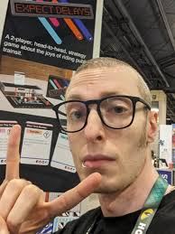 Ari David (@TheAmazingAri)