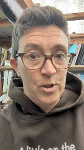 Join me as we tour the shed of a traditional Harris tweed weaver! I'm an  expert guide! 🤣 , #scotland #islandlife #harristweed #weaving #scottish  #highland #trad