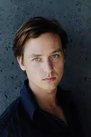 In the movie fabian tom schilling plays the protagonist of the same name. Tom Schilling Offizieller Support Photos Facebook