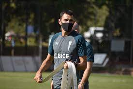 Poyet no ha podido darle solvencia al juego de la uc. Gustavo Poyet Oficializado Como Nuevo Dt De La Uc 2021