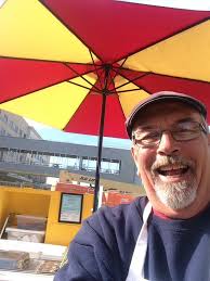 Does anyone know where the hot dog food truck is?