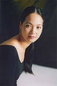 Nhan sắc say đắm của NSND Lê Khanh từ lúc trẻ tới khi U60