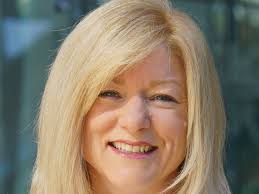 Renee Ostrander's Instagram, Twitter & Facebook