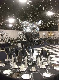 Black And White Dance Floor To Buy Masked Table Centre With Black And White Dance Floor Maskenparty Ballthemen Party Masken