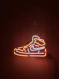 Visualizza altre idee su sfondi vintage, sfondi per iphone, sfondi iphone. Aj1 Retro Shoe Neon In 2021 Neon Shoes Retro Shoes Wallpaper Iphone Neon