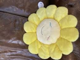 What's up guys today's video is on takashi murakami takashi murakami plush pillow, million dollar art. Takashi Murakami Rainbow Flower Cushion Pillow Plush 60cm Yellow Lender Buyer Of Luxury Assets
