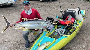 Hawaii Kayak Fishing: Huge Shibi (Yellowfin Tuna) - YouTube