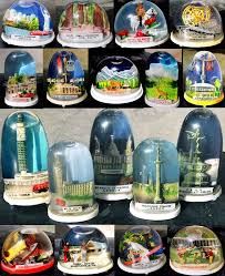 In need of inspiration for the coming holiday season? Collecting Vintage Souvenir Snow Domes By Andy Zito Vintage Souvenir Vintage Snow Globes Snow Globes