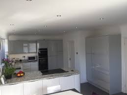 We would like to show you a description here but the site won't allow us. Handleless Light Grey Gloss And White Gloss Lima Kitchens
