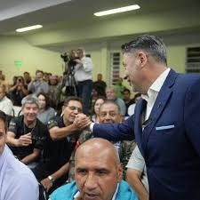 ℹ️ El Intendente Gustavo Menéndez dio inicio a un nuevo periodo de Sesiones Ordinarias en el Honorable Concejo Deliberante de #Merlo, con la presencia de concejales, autoridades y vecinos. #AperturaMerlo25 #MerloGob #GustavoMenendezIntendente @