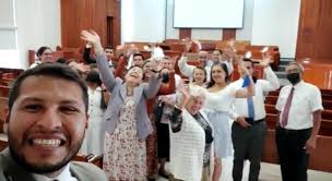 Membros no México reagem ao anúncio de Presidente Nelson de 4 novos templos 