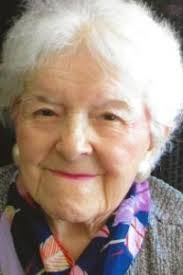 Alice Freitas's Instagram, Twitter & Facebook