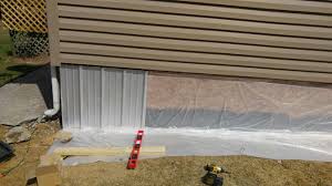 Galvalume Going On Skirting Underpinning Mobile Home Mobile Home Skirting Mobile Home Exteriors
