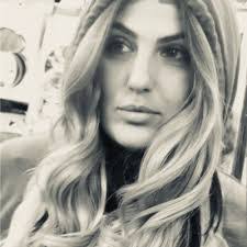 Natasha Thorne's Instagram, Twitter & Facebook