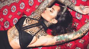 Tatuajes de candelaria tinelli ¿quién es candelaria tinelli? Caras Cande Tinelli Se Hizo Un Nuevo Y Extremo Tatuaje
