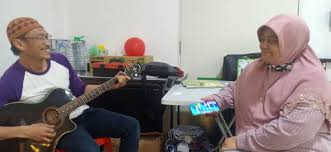 Hari ini, jumat, 19 maret 2021. From Busker To Hypermart Owner