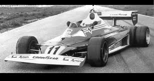 The idea was evidently crazy and no such car ever materialised. The 6 Wheel Experiments F1beat