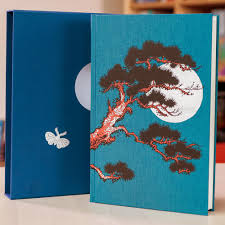 Japanese art covers a wide range of art styles and media, including ancient pottery, sculpture in wood and bronze, ink painting on silk and paper, calligraphy, ceramics, architecture, oil painting, literature, drama and music. Illustrator Yuko Shimizu On Illustrating The Folio Society S Japanese Tales Digital Arts