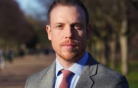 Brian Klaas e os Corruptíveis: “A política transformou-se num jogo brutal e  nojento”