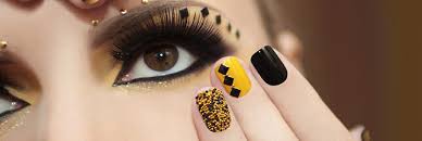 La french manucure consiste à décorer uniquement le bout de l'ongle, en général avec un vernis de couleur blanche. Le Vernis Semi Permanent Et Le Nail Art Une Composition Produit Douteuse