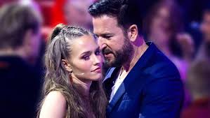 Vor wenigen wochen überraschten laura müller und michael wendler mit einer spontanen hochzeit. Michael Wendler Laura Muller Hochzeit Vor Laufenden Kameras Bunte De