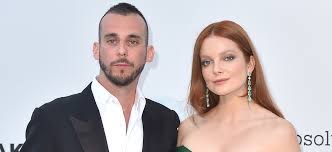 Born 11 may 1987) is a hungarian model who rose to prominence after placing 4th in the elite model look 2002 and is known for her work with dutch photography team inez van lamsweerde and vinoodh matadin. Velvet Gumicukor Mihalik Eniko Szakitott Regi Parjaval Uj Szerelme Van Vegleg Hazakoltozik Magyarorszagra