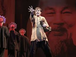 Miss Saigon hasn't improved, but the stars have