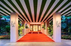 The hotel is known for this large scale banana leaf wallpaper and bold cabana stripes in pink or green. The Beverly Hills Hotel Dorchester Collection Los Angeles Aktualisierte Preise Fur 2021