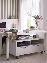 Mehr stabilität für den tisch. Diy Rolltisch Furs Schlafzimmer Wunderweib Haus Deko Mobelideen Rolltisch