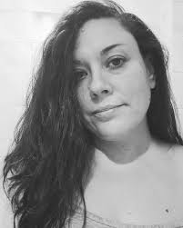 Capelli senza regole, un po' arruffati che ti lasciano sempre il dubbio se  stirarli o lasciarli al naturale... #hair #hairstyle #nofilter #myself