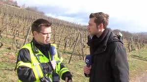 Die fahrt dauert zehn minuten,12 stützen werden unterwegs passiert. Sendung April 2013 Thema Seilbahnrettung In Rudesheim Rhein Youtube