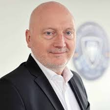 Peter Groth's Instagram, Twitter & Facebook