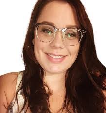 Suzanne Sheffield's Instagram, Twitter & Facebook