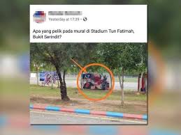 Banyak netizen dari malaysia yang ikut geram karena merasa kesalahan dari panitia yang notabene negara mereka sendiri tidak. Lukisan Mural Gabungan Jalur Gemilang Bendera Melaka