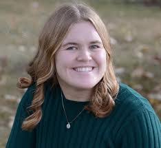 Julie Kindred's Instagram, Twitter & Facebook