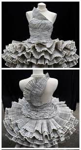 The Wedding Dress Made Of Old Newspapers Art Du Pliage De Livres Mode Haute Couture
