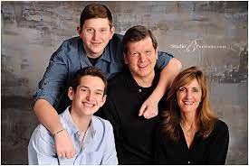 Fashion Inspired Senior Pictures Modern Family Photography Photography Poses Family Family Portrait Poses Studio Family Portraits