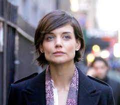 Katie Holmes Bob Pictures You Should See Bob Haircut And Hairstyle Ideas Bob Hairstyles Choppy Bob Hairstyles Katie Holmes Hair