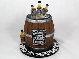 Motivtorten backen hübsche kuchen torte ohne backen geburtstagskuchen einfacher nachtisch kreative kuchen kuchen ideen jack daniels. Jack Daniel S Fasstorte Mit Eiswurfeln Aged To Perfection Geburtstagstorte Zum 30 Geburtstag Flaschenkuchen Jack Daniels Kuchen Jack Daniels Geburtstag