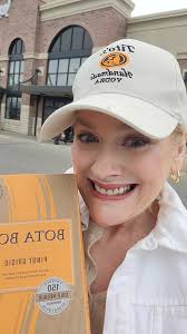 Food prep Sunday with @heidi_harvey! #sunday #funday #wine #friends