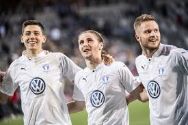 La fiche de pawel cibicki (jönköpings) sur sofoot.com. Leeds United Fans React To Pawel Cibicki Loan Exit