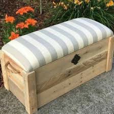 Sandikli Puf Taskiranatolyesi Ivrindi Balikesir Garden Turkiye Woodart Ahsap Sandik Puf Hobi Aksesu Ahsap Isleri Dekorasyon Fikirleri Dekor