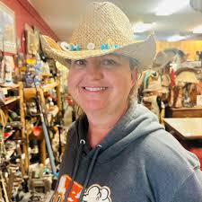 What are options for a 5-6 bedroom house rental near Lake Gaston for a week  in July?