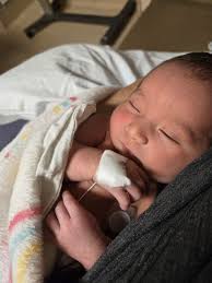 How far along do I look based off my tummy? 🤣💕