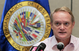 Reflexiones a mi regreso a El Salvador. De Adam Blackwell